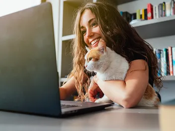 Working from Home With Cats: 10 Vet-Reviewed Ways to Prevent Distractions