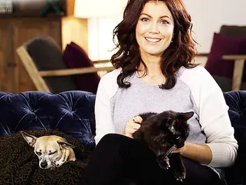We Talk With "Scandal" Star, Bellamy Young About Shelter Pets and Her Cat, Sadie