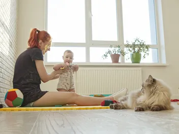 Can Cats Make Babies Sick? 7 Vet-Reviewed Dangers & Safety Tips