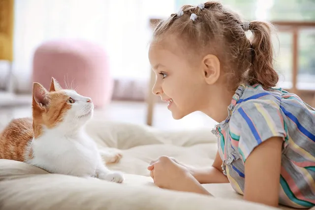 How to Help Children & Cats Bond: 9 Vet-Verified Tips