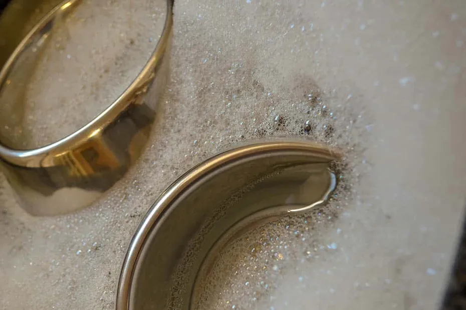 Washing pet feeding bowls