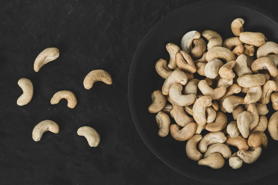 cashew, nuts