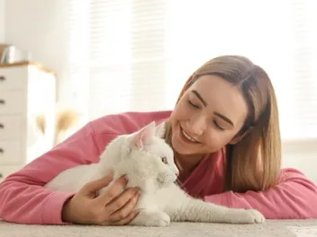 Does My Cat Understand Smiles? Vet-Verified Facts & FAQ