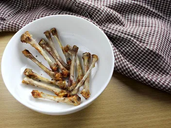 Why Chicken Bones Are More Dangerous for Cats Than Most Parents Realize