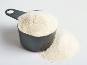 Guar Gum in Cat Food: Our Vet Explains the Uses, Safety & Verdict