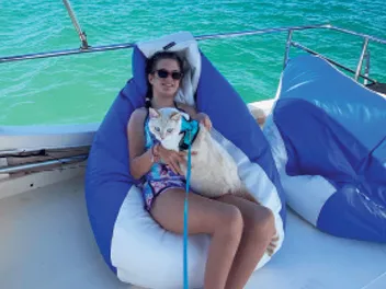A Stray Becomes the Purrfect Therapy Cat: The Heartwarming Story