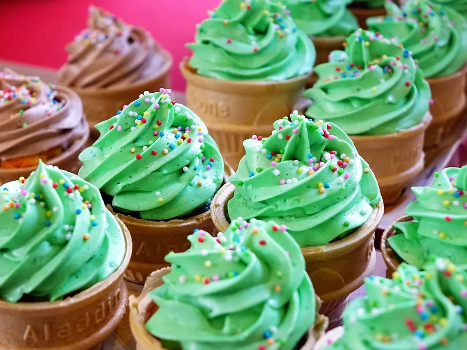 icing on cupcakes