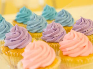Do Cats Like the Taste of Sweet Things? Vet-Approved Facts & Safety Tips