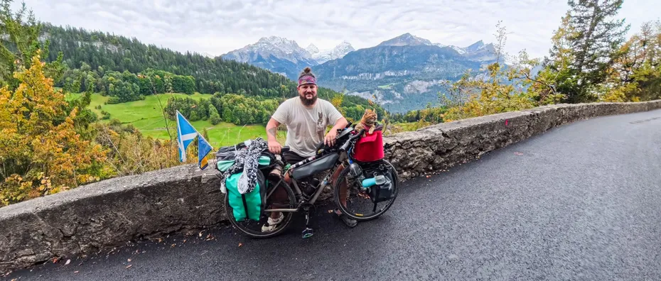 The Rescue Cat Who Cycled Around the World_ Dean & Nal