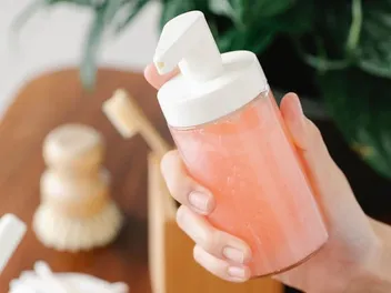 Is Hand Soap Toxic to Cats? Vet-Reviewed Risks & Alternatives