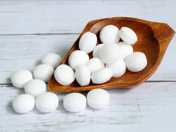 Do Moth Balls Keep Cats Away? Vet-Verified Facts & Better Alternatives