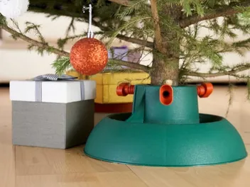 7 Best Christmas Tree Stands for Cats in 2026 – Reviews & Top Picks