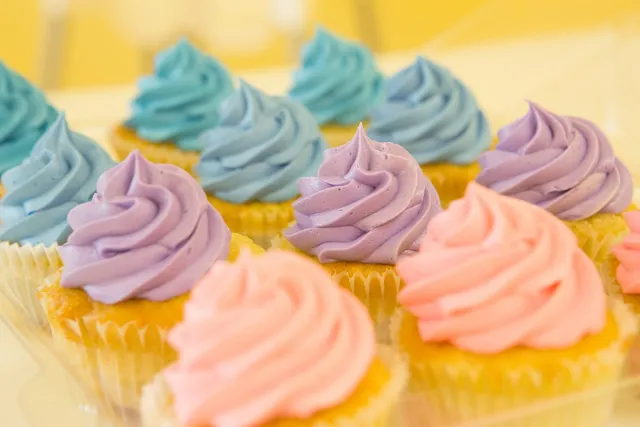 Do Cats Like the Taste of Sweet Things? Vet-Approved Facts & Safety Tips