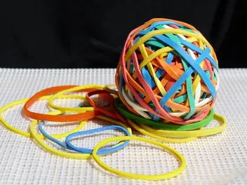 Why Do Cats Like Rubber Bands? 4 Vet-Approved Reasons