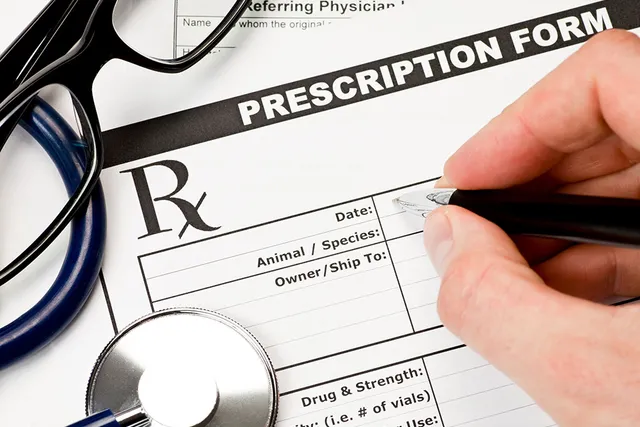 Is Prescription Cat Food Necessary? Vet-Verified Health & Nutrition Facts