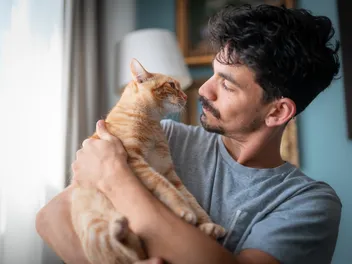 Can a Cat Smell Cancer? Facts & Surprising Stories (Vet-Reviewed)