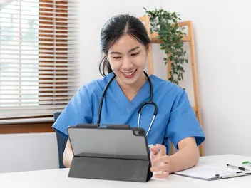 Virtual Vet Visits: What to Expect & FAQ (Vet Verified)