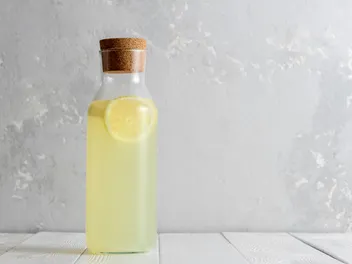 Does Lemon Juice Kill Fleas on Cats? Vet-Verified Effectiveness & Safety Explained