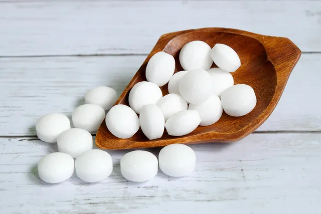 Do Moth Balls Keep Cats Away? Vet-Verified Facts & Better Alternatives