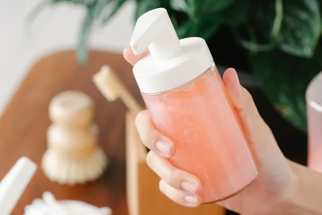 Is Hand Soap Toxic to Cats? Vet-Reviewed Risks & Alternatives