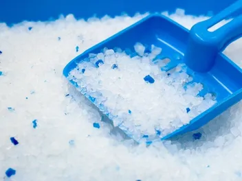 Is Crystal Cat Litter Good for Odor Control? Pros, Cons & Verdict