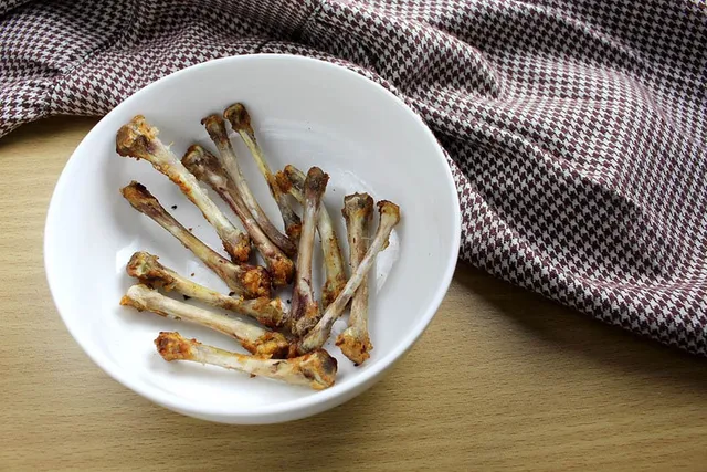 Why Chicken Bones Are More Dangerous for Cats Than Most Parents Realize