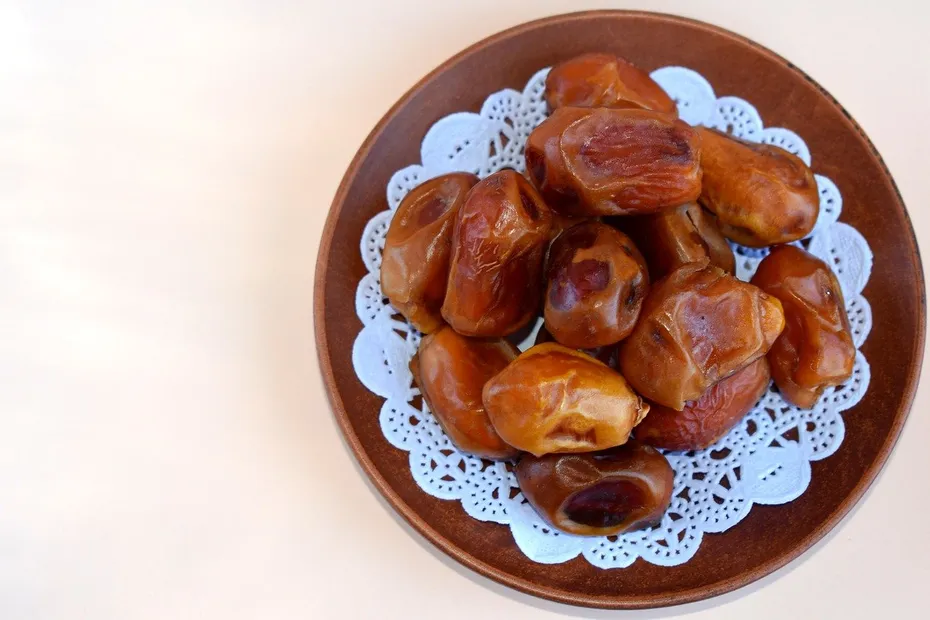 dates in a plate