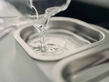 Is Cat Water Additive a Good Idea? Vet Approved Pros & Cons