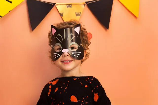 Japanese Cat Costumes: 6 Cool & Fun Options
