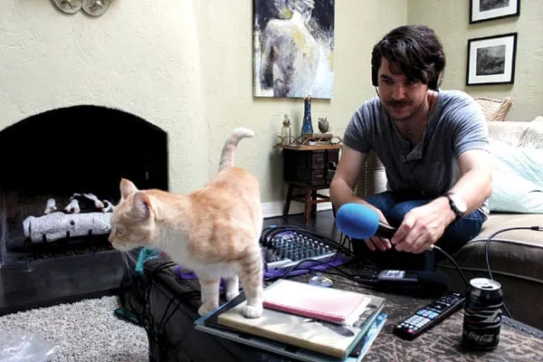 Steven interviews YouTuber Taryn Southern’s cat, Tiggie. All photos via The Purrrcast