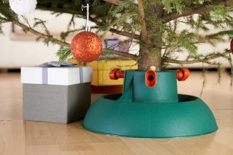 7 Best Christmas Tree Stands for Cats in 2026 – Reviews & Top Picks