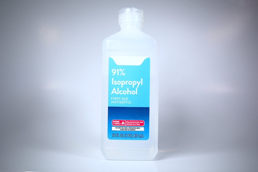 Does Alcohol Kill Fleas on Cats? Vet-Reviewed Effectiveness & Safety Explored