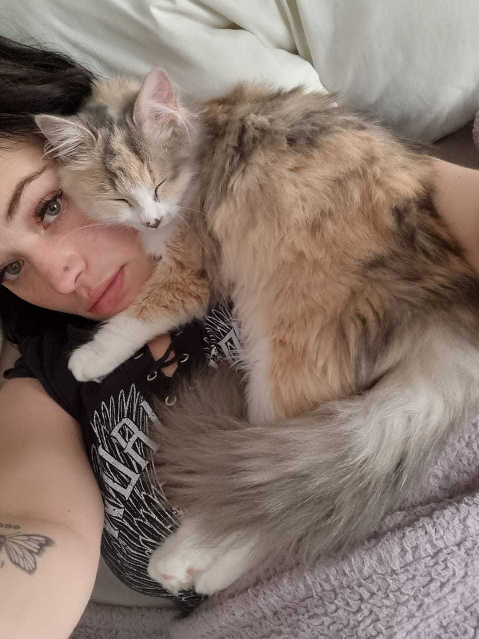 2 snug love-bugs