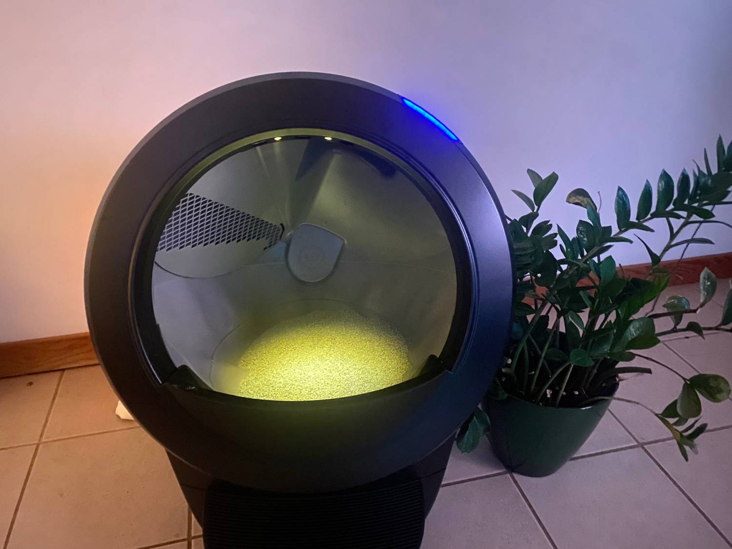 Litter Robot 4 Review - lights on inside